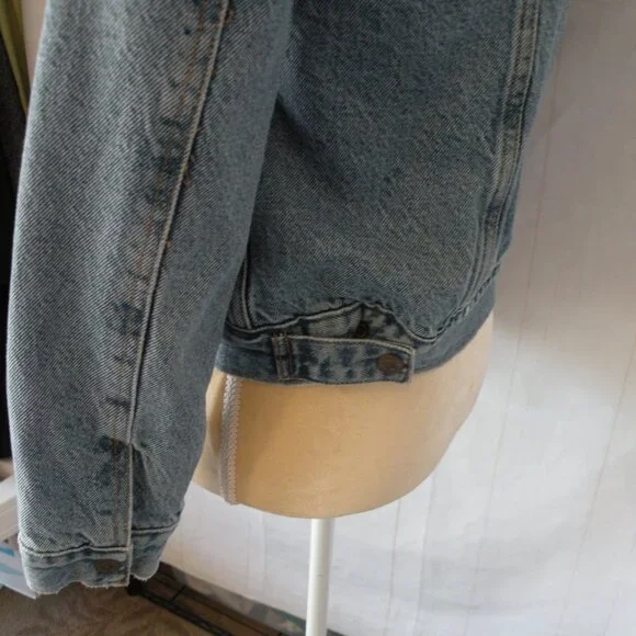 Levis Strauss & Co. women’s Jean Jacket size Medium With Sherpa Fleece Lining - Picture 12 of 16